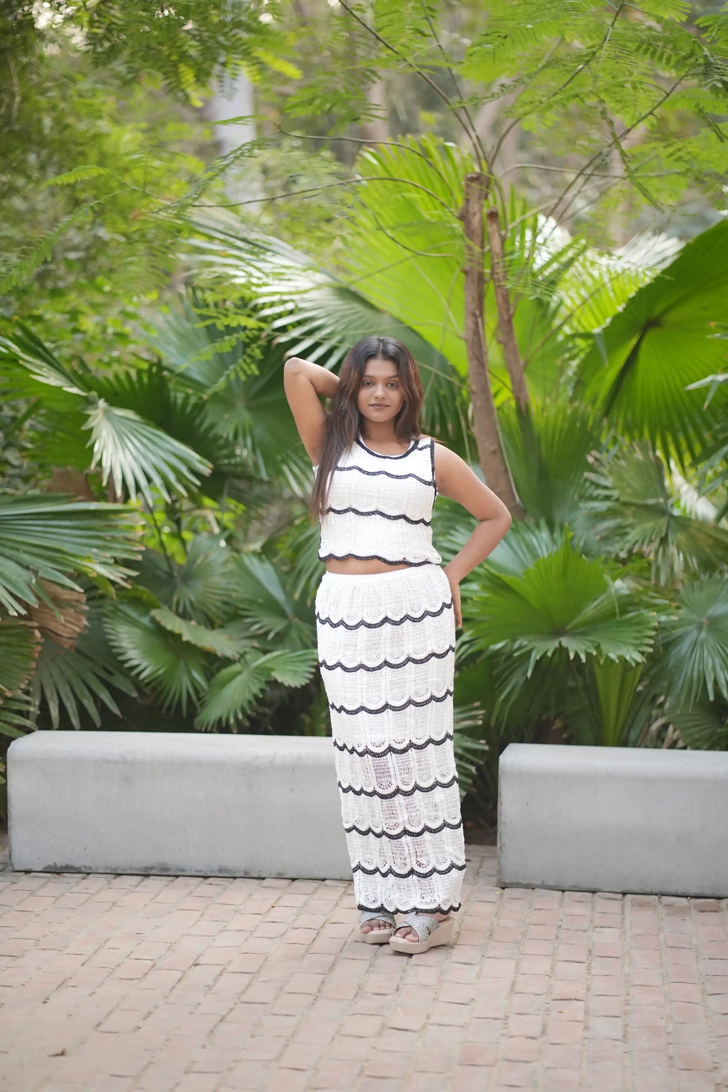 Scalloped Monochrome Lace Set